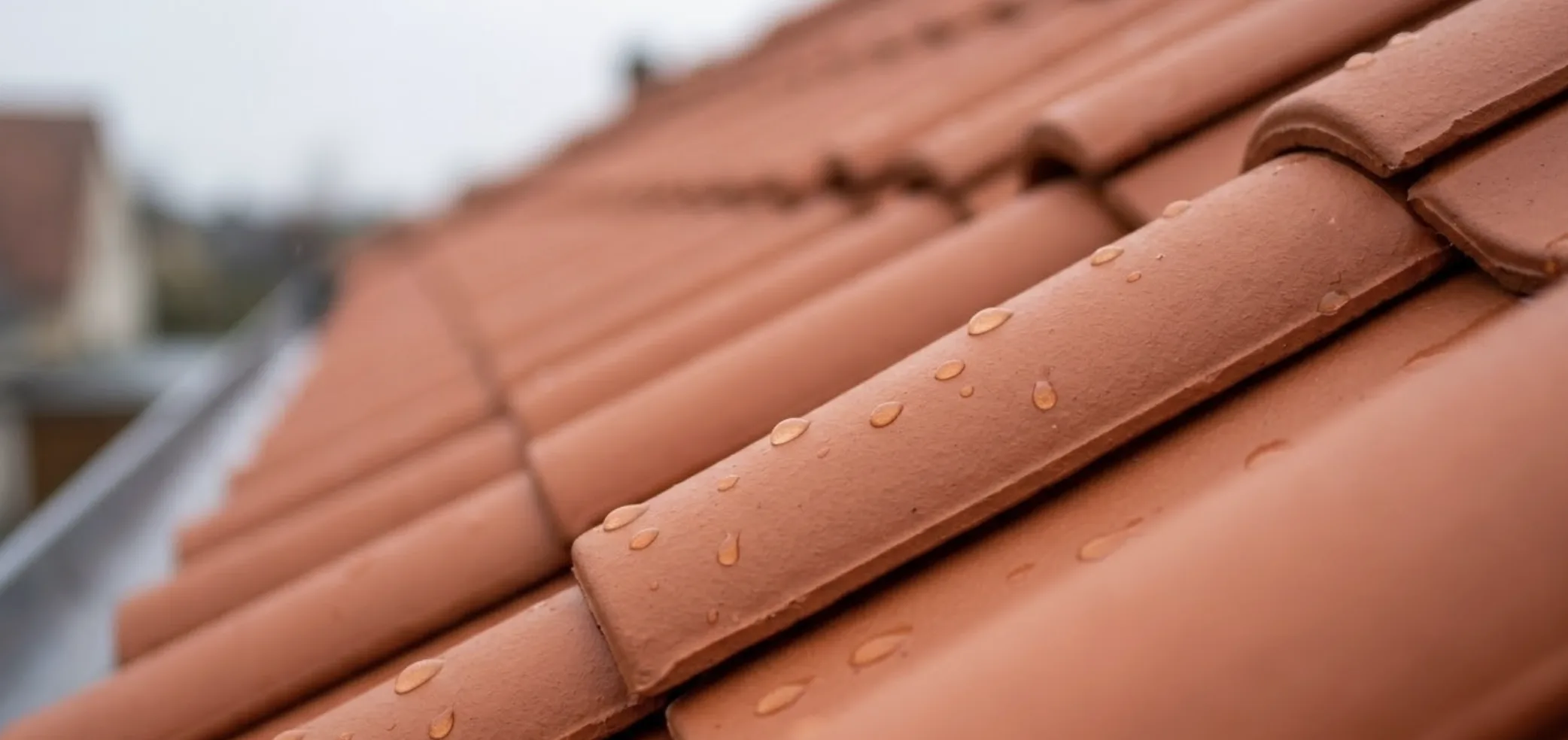 Hydrofuge de toiture : Prix, Types et Application 2026